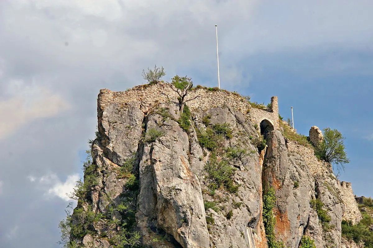 Ruines du château de Rougon