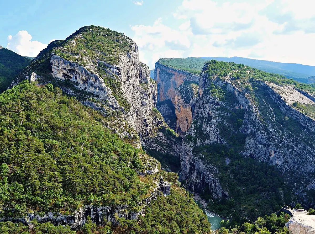 L’entrée du grand canyon du Verdon vue du Point Sublime