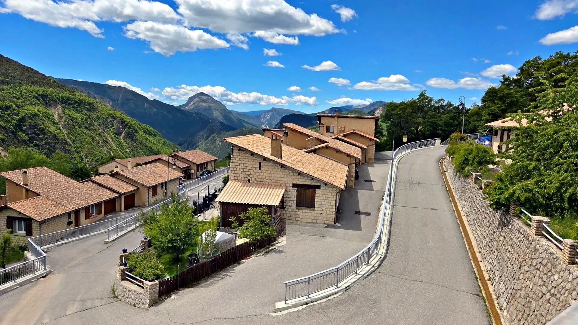 Demandolx