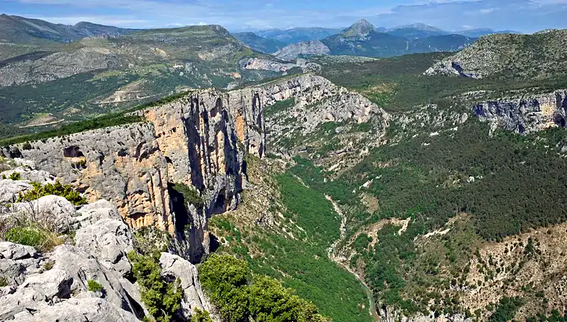 Les gorges du Verdon depuis le belvédère de la Dent d'Aire, sur la Route des Crêtes